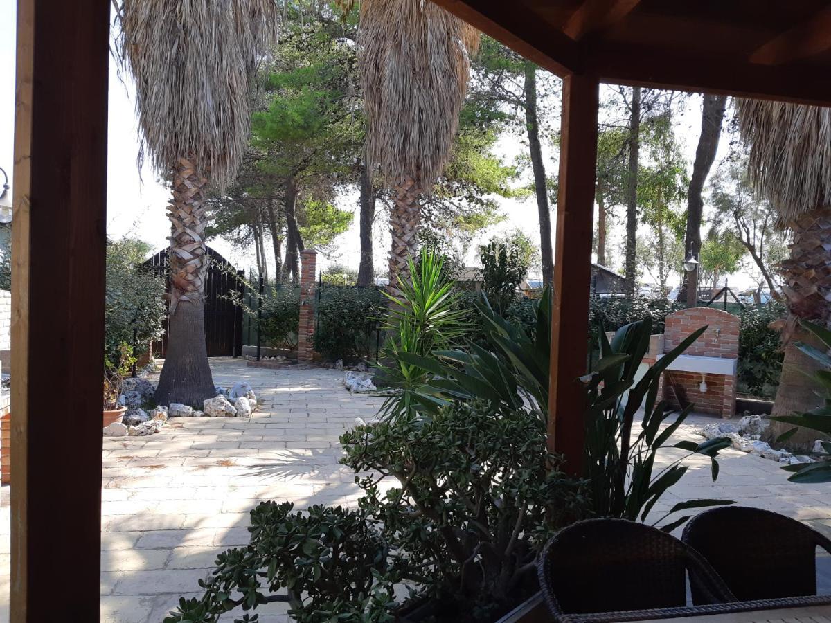 Отель La Dimora In Riva Al Mare Вьесте Экстерьер фото