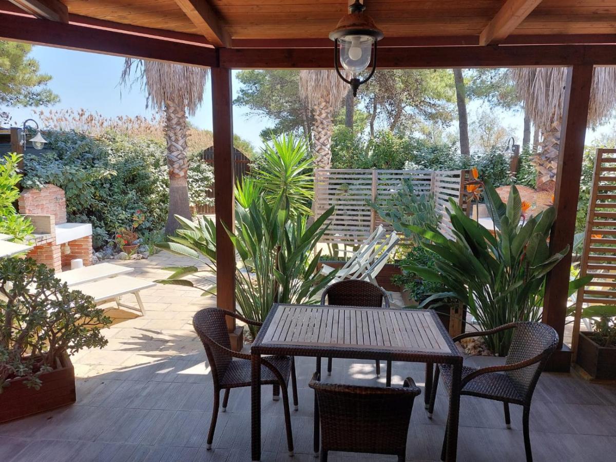 Отель La Dimora In Riva Al Mare Вьесте Экстерьер фото